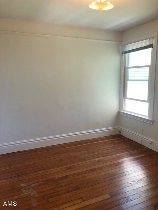 Building Photo - 2 br, 1 bath House - 14 Leona Terrace