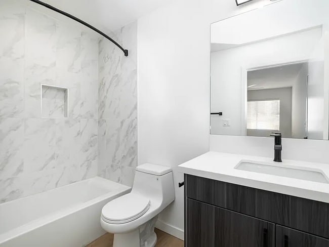 Foto del edificio - 611 Occidental Blvd