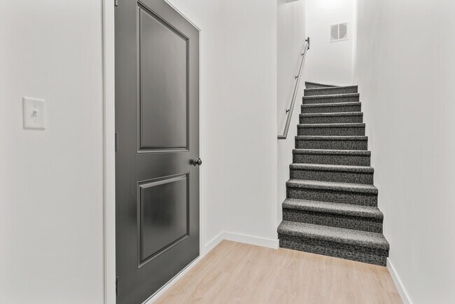 Foto del edificio - Woodline Townhomes