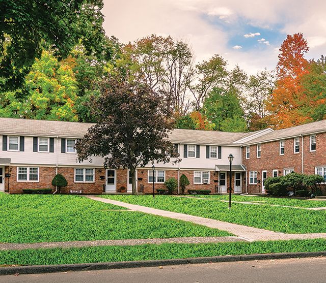 Building Photo - Colonial Village