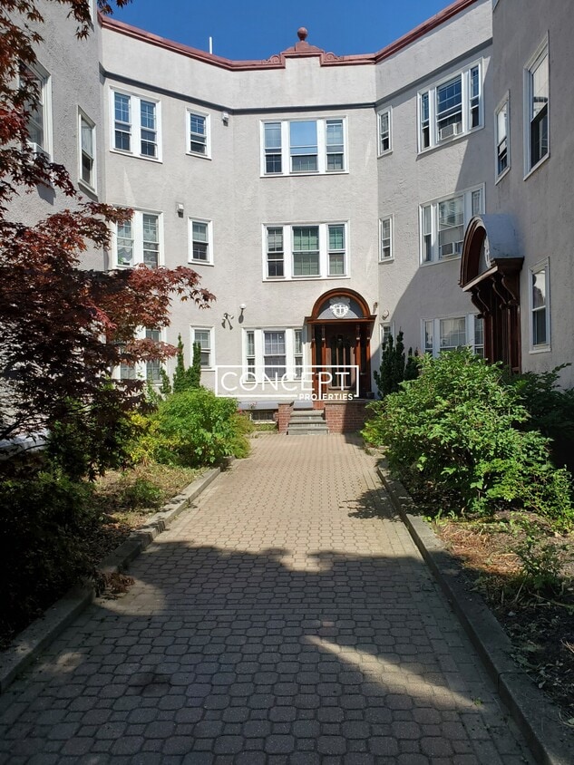 Building Photo - 154A Magazine St. Unit 1B