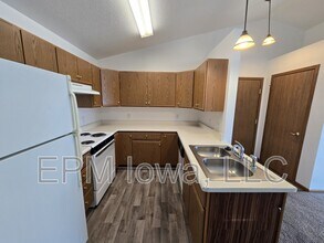 Building Photo - 619 Johnson St