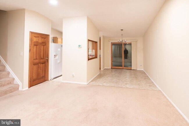 Building Photo - 1 Derwood Ct