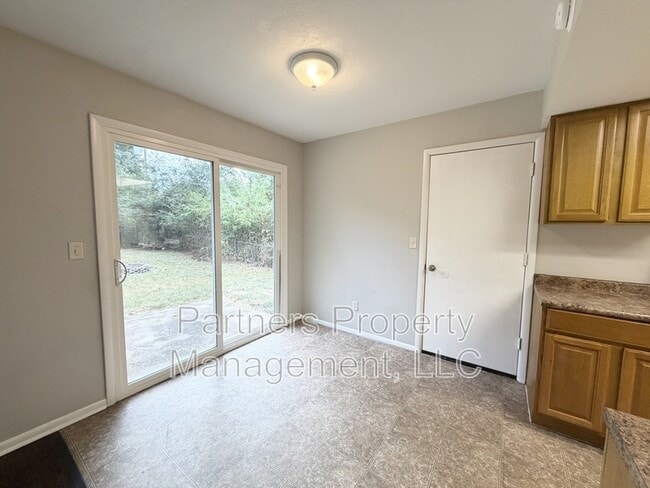 Building Photo - 408 W Nightingale Cir