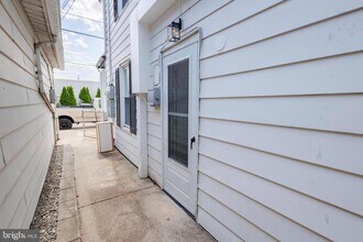 Building Photo - 905 Jersey Ave