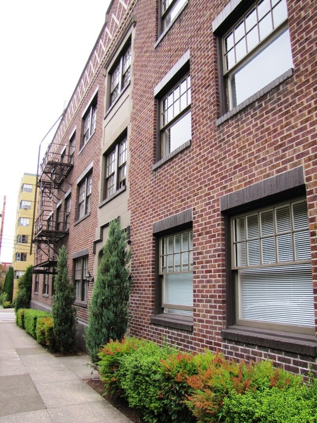 Interior Photo - ELIZABETH APARTMENTS (ELIZ01)