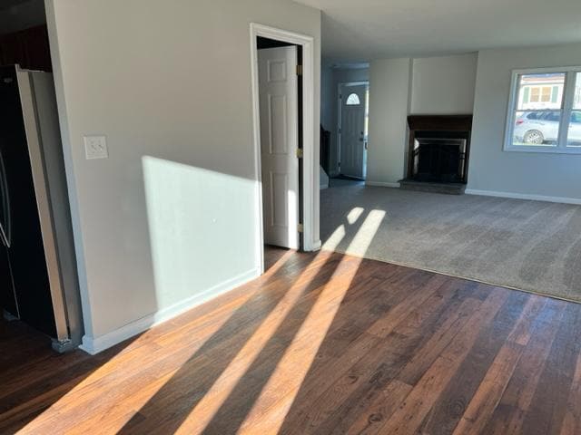 Building Photo - End unit 2 bdrm 2.5 bath in Green Valley