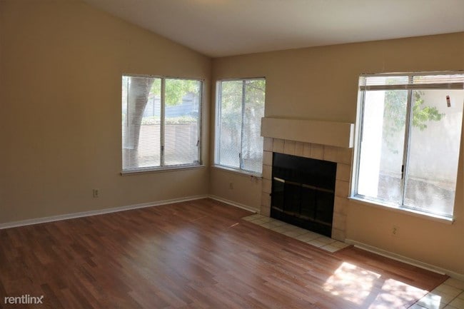 Building Photo - 7726 Robinette Rd