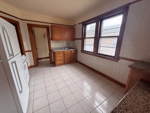 Building Photo - 3354 S Lituanica Ave