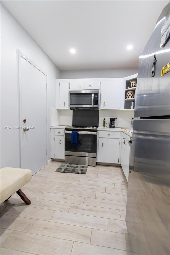 Foto del edificio - 5840 NE 22nd Way