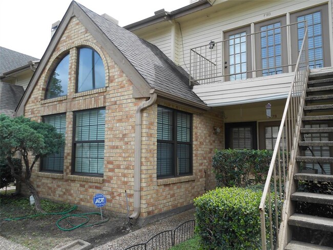 Building Photo - 2425 Holly Hall St