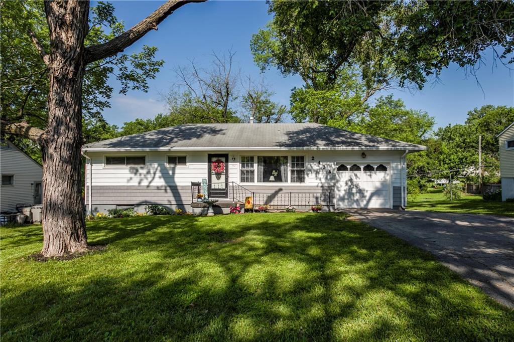 Building Photo - 2434 S 47 Dr