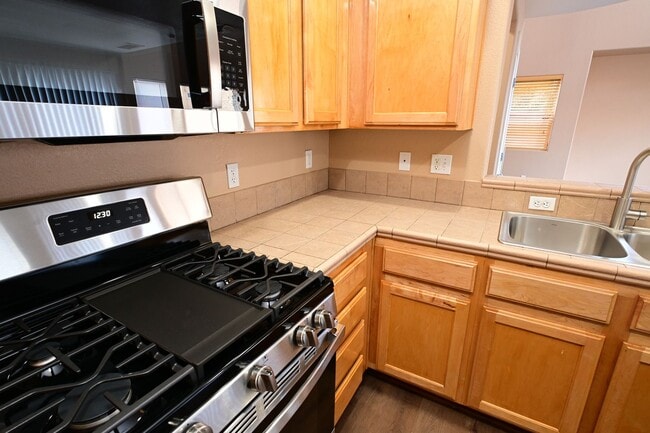 Foto del edificio - 10461 Chrisman Ave