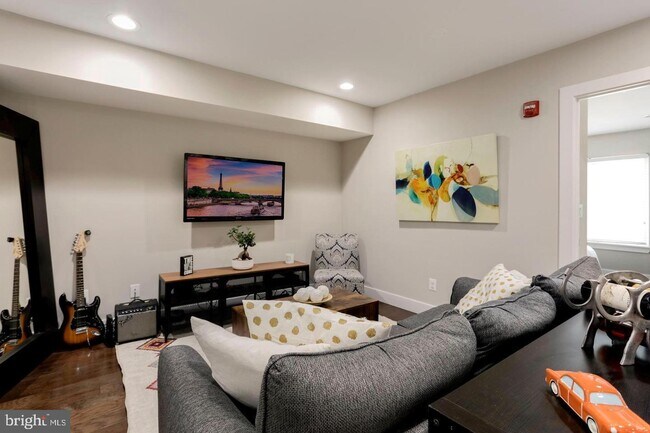 Foto del edificio - 528 Kennedy St NW