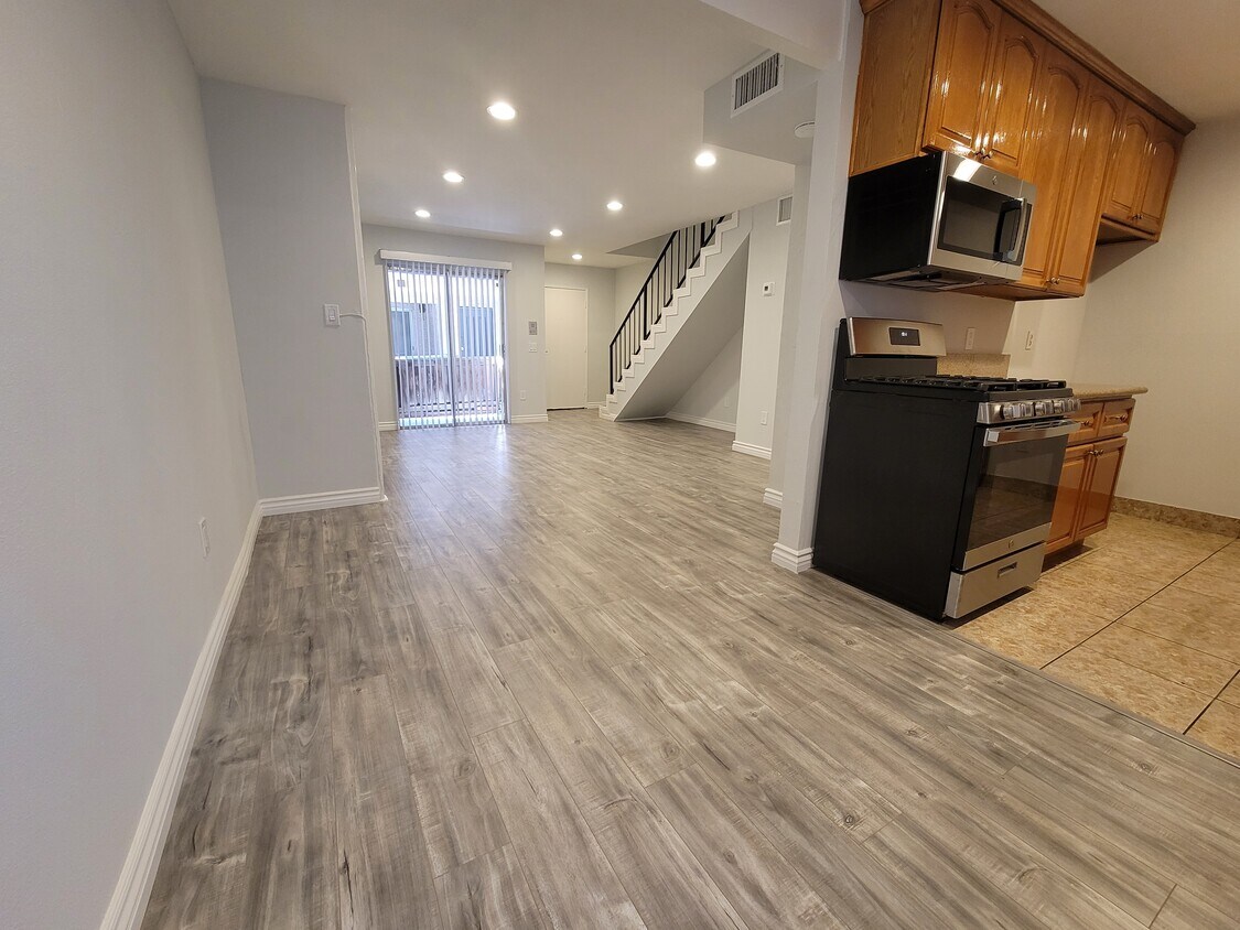 Foto principal - 8655 Orion Ave
