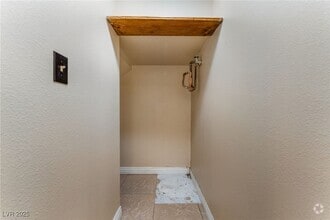 Building Photo - 7084 Burcot Ave