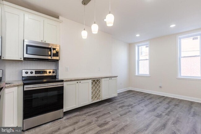 Building Photo - 537 N 33rd St