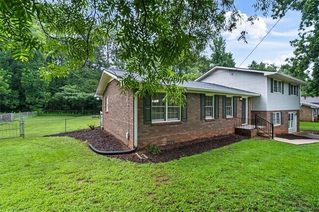 Foto del edificio - 5146 Bramblewood Dr