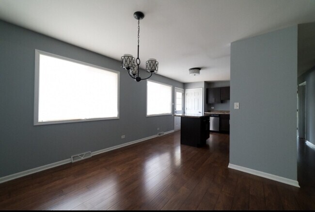 Building Photo - 543 Virginia Ave