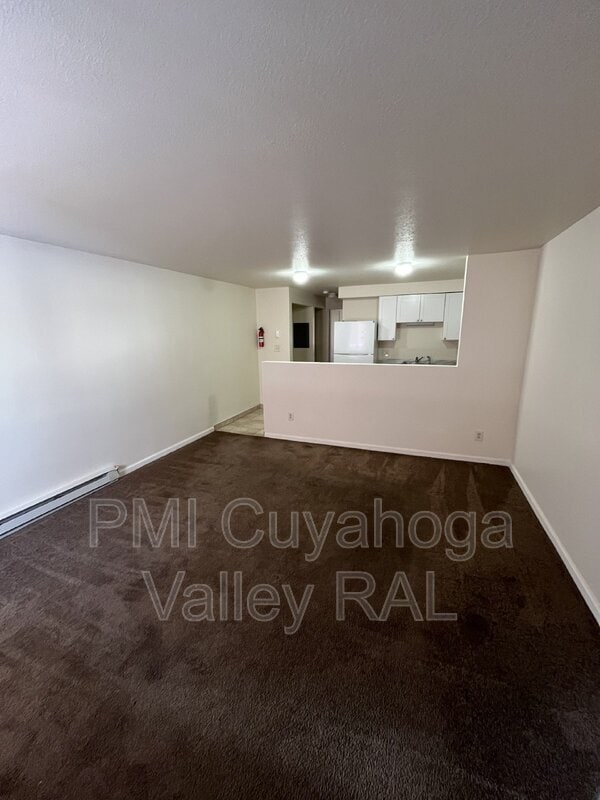 Primary Photo - 161 E Cedar Ave