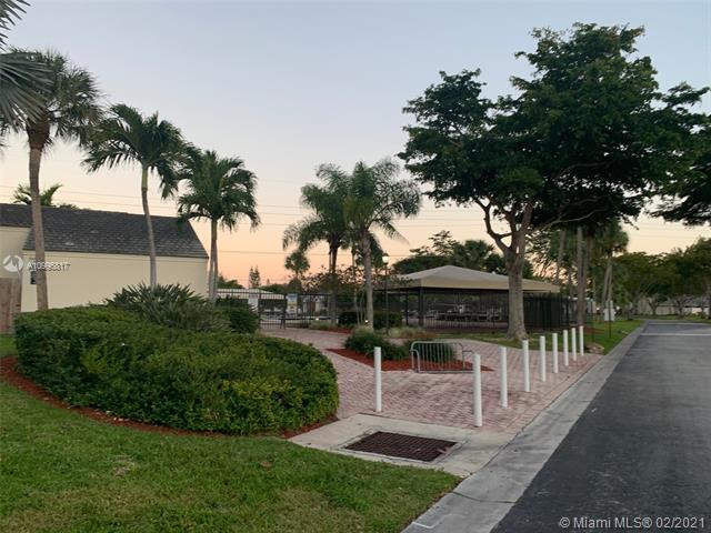 Building Photo - 14821 SW 123rd Ct