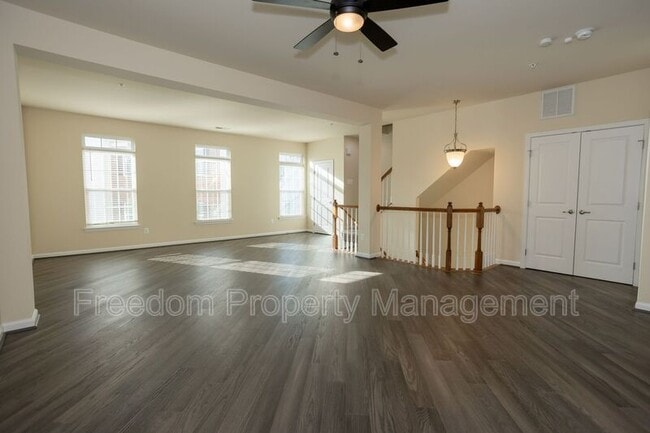 Building Photo - 7408 Brunson Cir