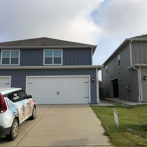 Foto principal - 402 Marsh Ln