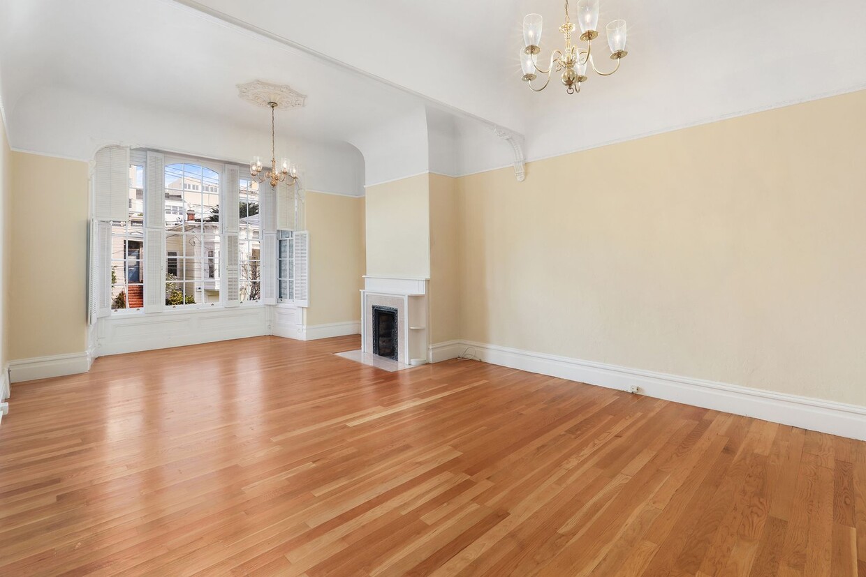 Foto principal - Gorgeous Pacific Heights 2BR/2BA with High...