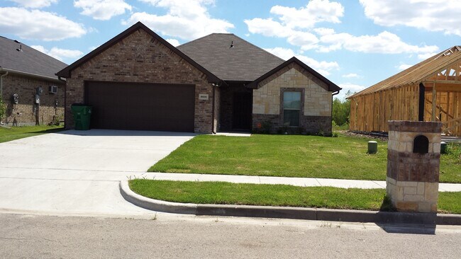 Foto del edificio - 8830 Kiowa- 2016 Custom Built Home!!!