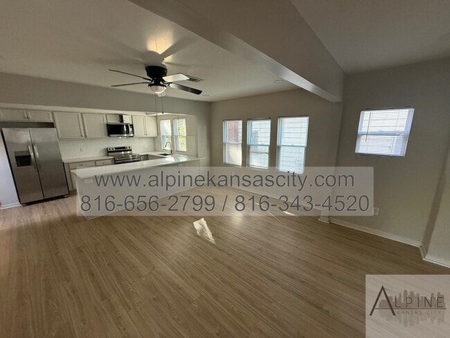 Foto del edificio - Beautiful Midtown Rehab!
