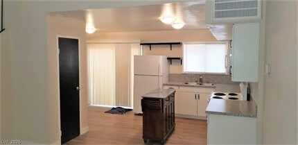Building Photo - 5118 Garden Ln