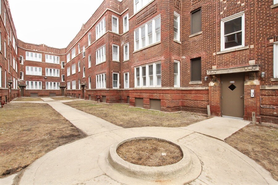 6224 S Dr Martin Luther King Jr Dr Apartments Chicago, IL