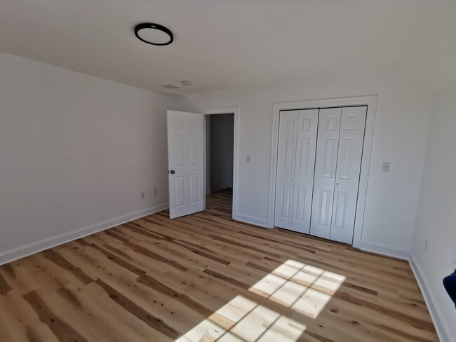 Building Photo - 11 Willet St