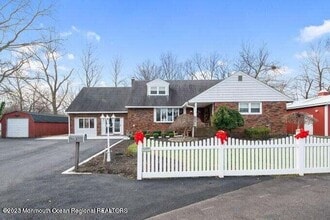 Building Photo - 573 Lloyd Rd
