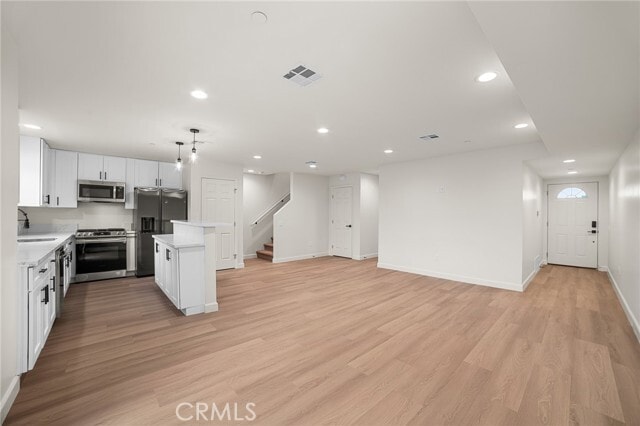 Building Photo - 900 S Hert St