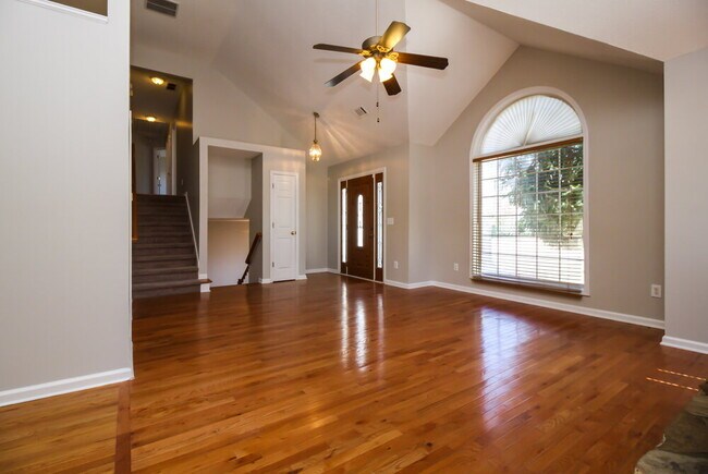 Building Photo - 301 Saddlewood Dr