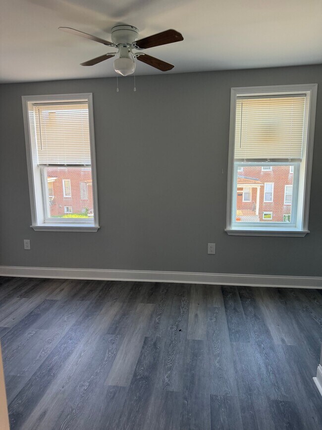 Foto del edificio - 3317 Ravenwood Ave