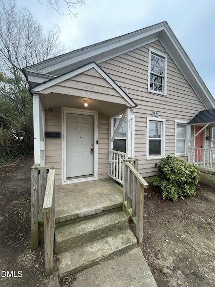 Building Photo - 305 Kennedy St