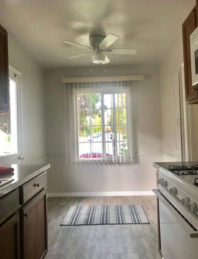 Foto del edificio - S-1216 -1222 West Victory Boulevard