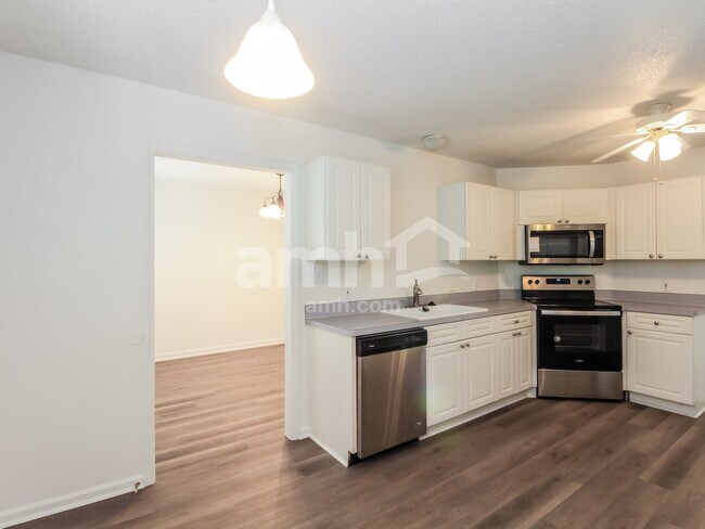 Foto del edificio - 628 Windsor Dr SE