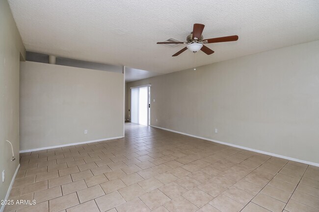 Foto del edificio - 4708 E Chambers St