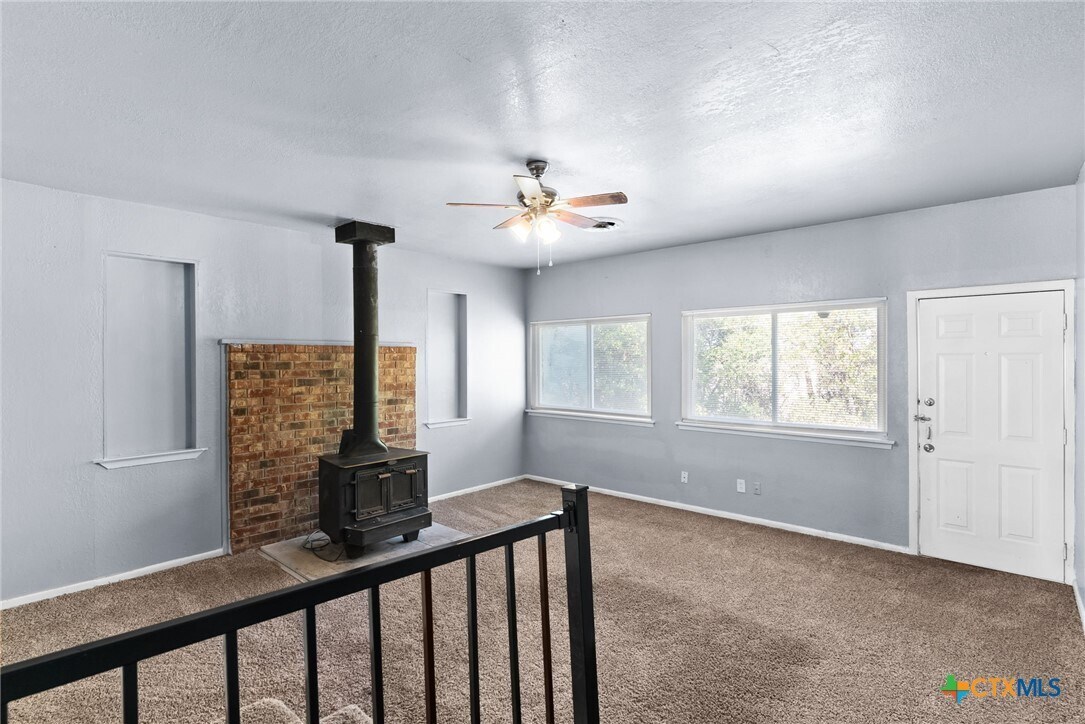 Foto del edificio - 2709 Hillside Dr