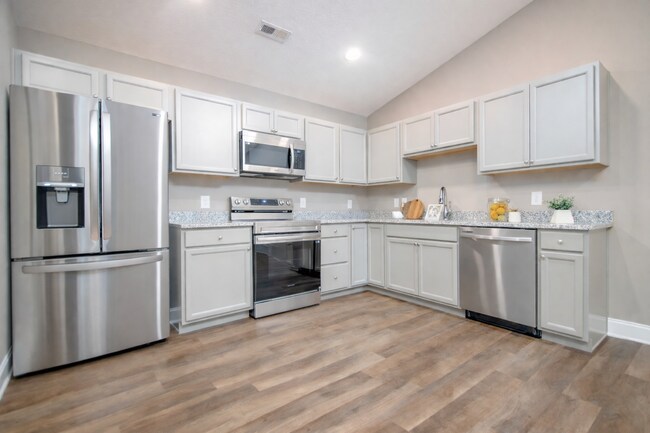 Building Photo - 7316 Woodpecker Wy