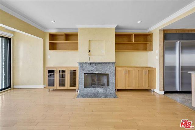 Building Photo - 23916 De Ville Way