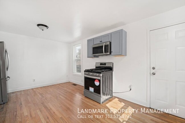 Building Photo - 806 S Taylor Ave