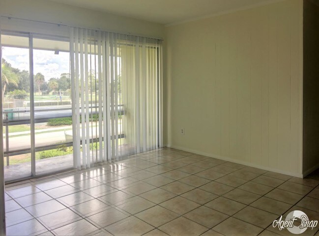 Foto del edificio - 1852 Golf View Ave