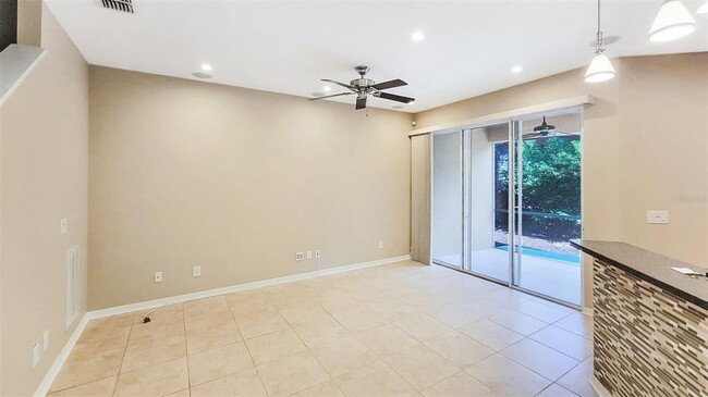 Foto del edificio - 8241 Villa Grande Ct