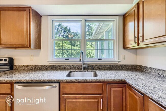 Foto del edificio - 9317 Ramblebrook Rd