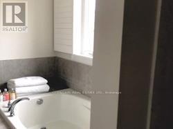 Photo du bâtiment - 7811 Juneberry Dr