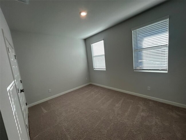 Building Photo - 2423 Ekvall Dr